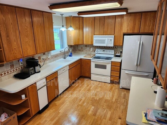 Building Photo - 3890 Caravelle Dr