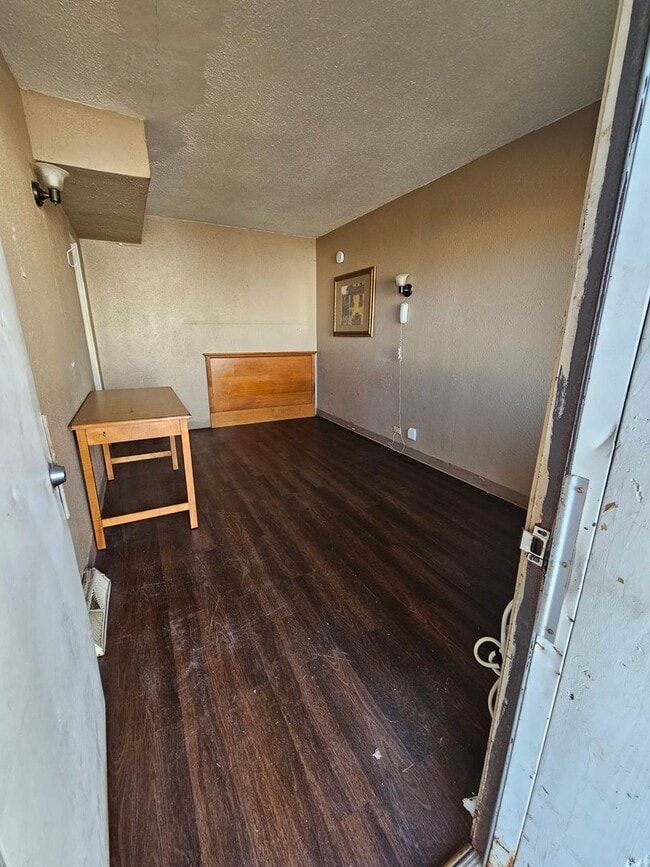 Building Photo - *2500 E 10th Street - #129 Rushmore