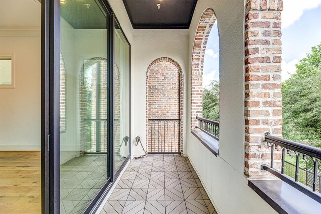 Building Photo - 7518 Viano Ln