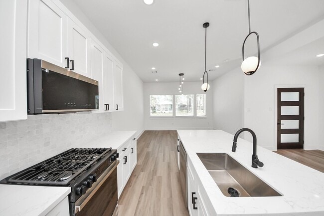 Building Photo - 8106 Locksley Rd