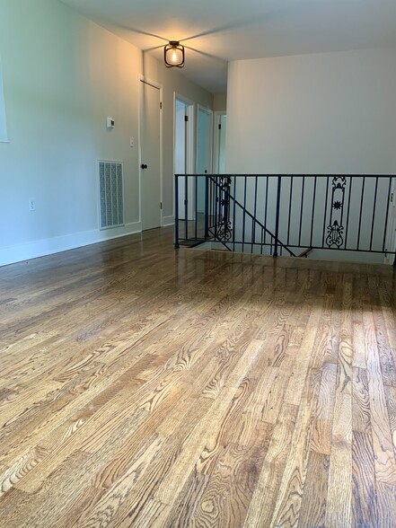 Building Photo - 1411 Ardee Ave