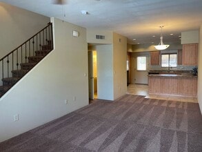 Building Photo - Popular 2BR/2.5BA 2 Story Townhome conveniently located close to PCC, U of A!