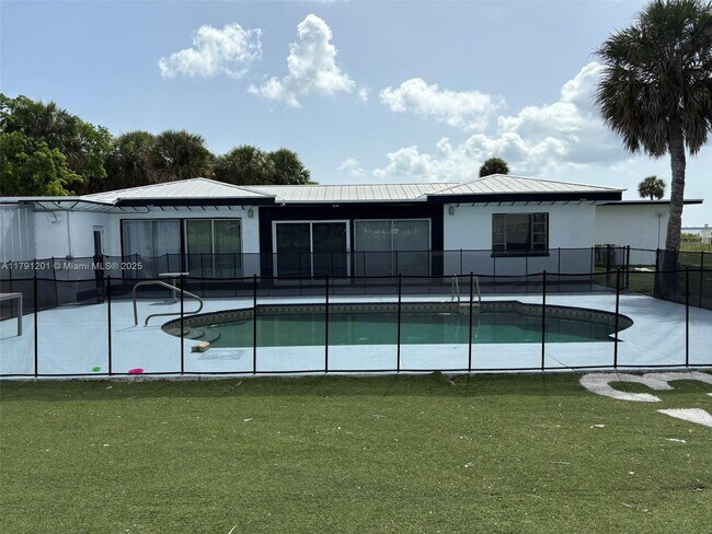 Primary Photo - 6003 S Indian River Dr