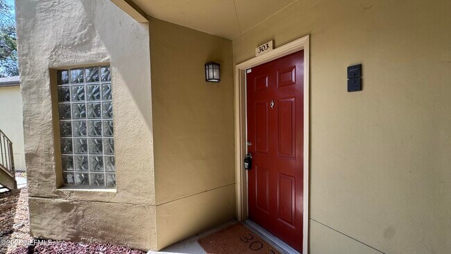 Primary Photo - 10150 Belle Rive Blvd