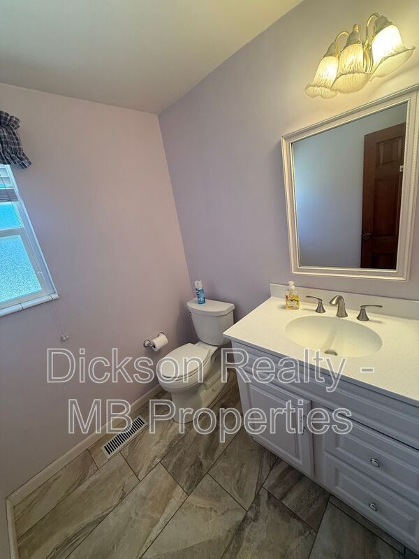 Building Photo - 2845 Glenwood Ct