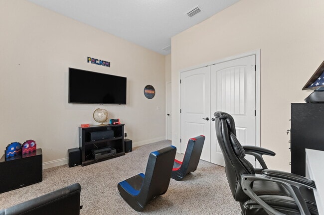 Building Photo - 5568 Micanopy Dr