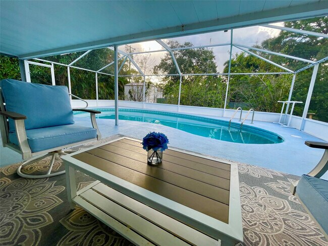 Building Photo - 1150 SW Jumper St