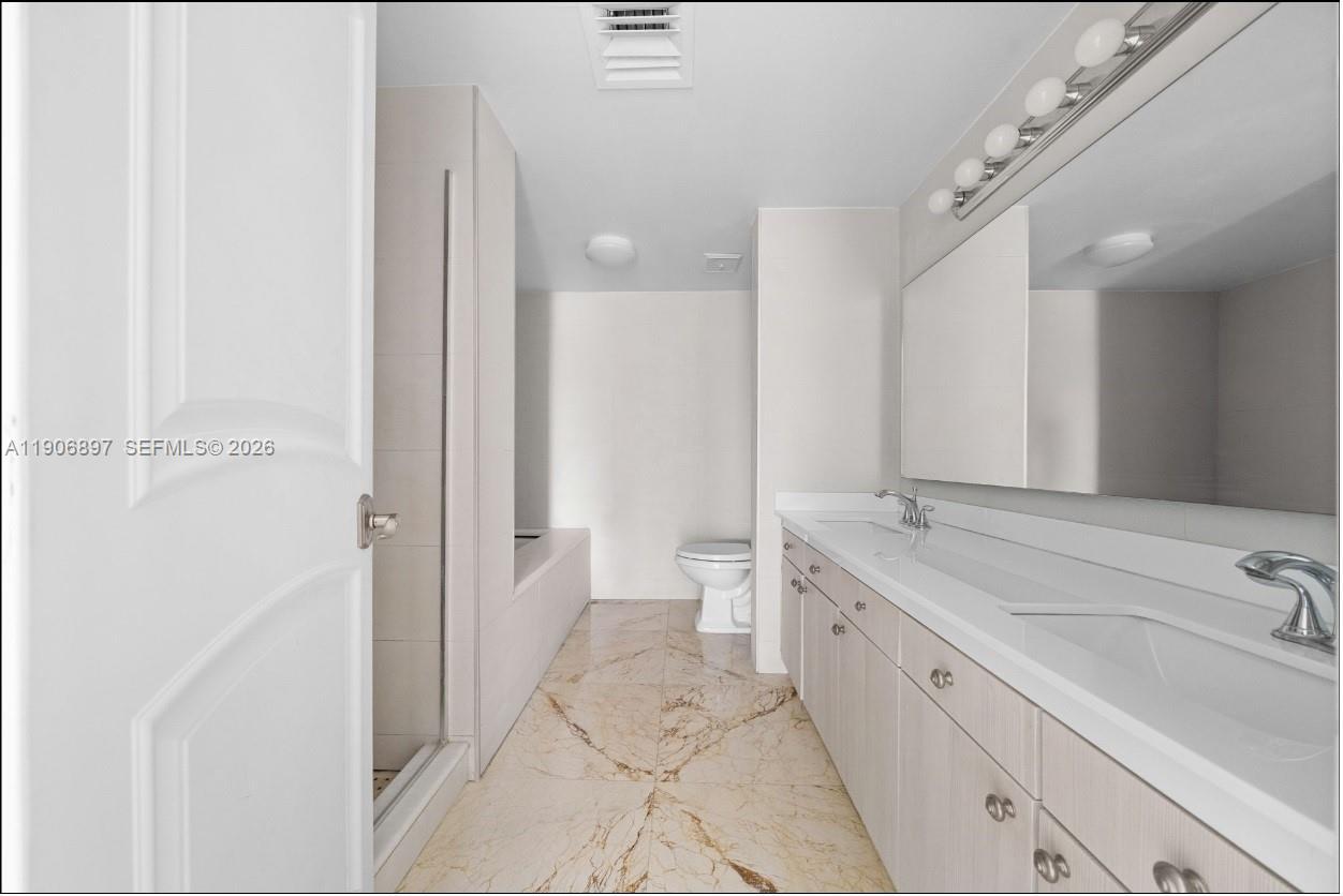 Building Photo - 3610 Yacht Club Dr