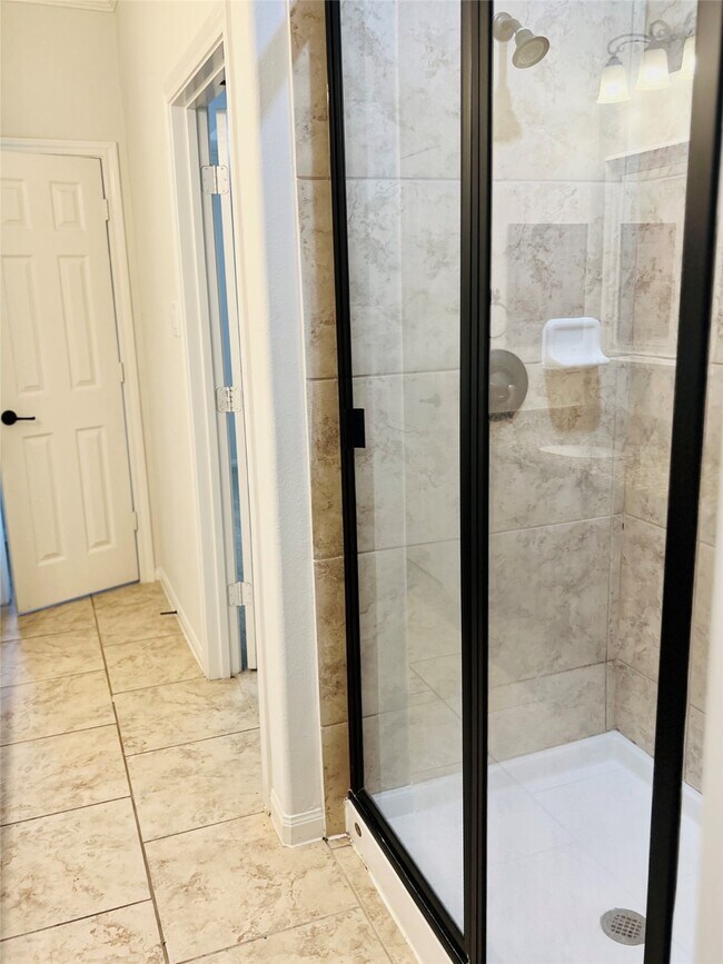 Building Photo - 133 E Montfair Blvd