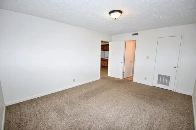 Building Photo - 178 Hadley Dr