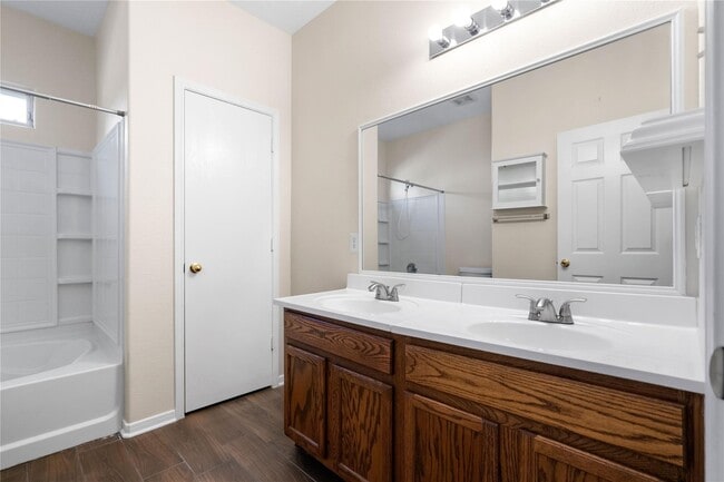 Building Photo - 8810 Willow Spur Dr