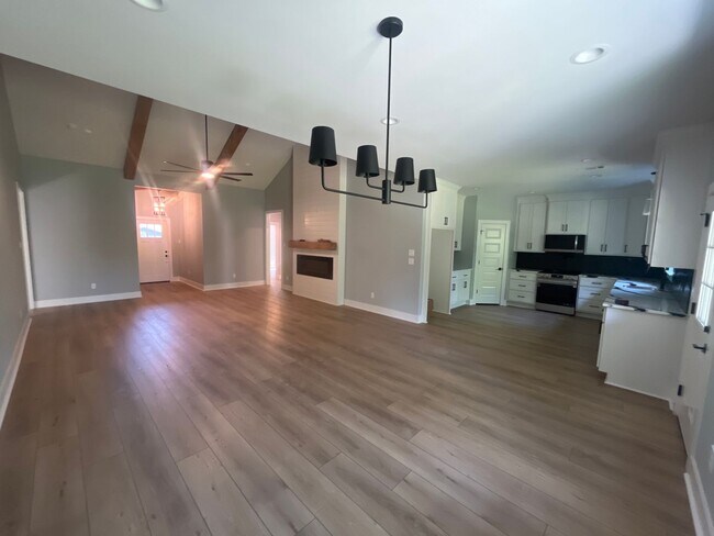 Building Photo - New construction mins from LRAFB