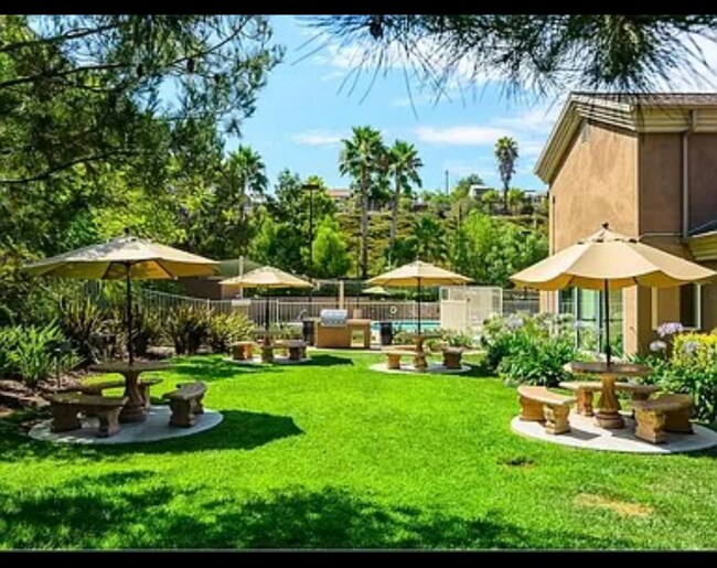 Building Photo - Lovely single-story condo in the community of Rancho Mission Trails!