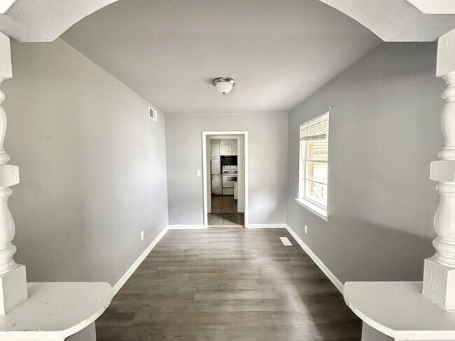 Building Photo - 1 Main St