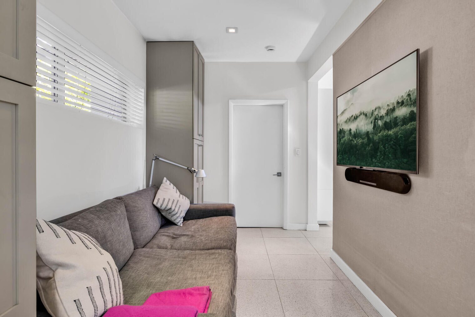 Building Photo - 420 NE 87th St