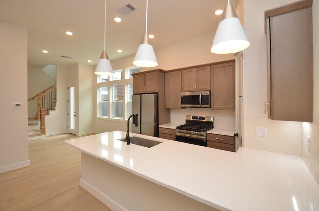 Building Photo - 9309 Montridge Dr