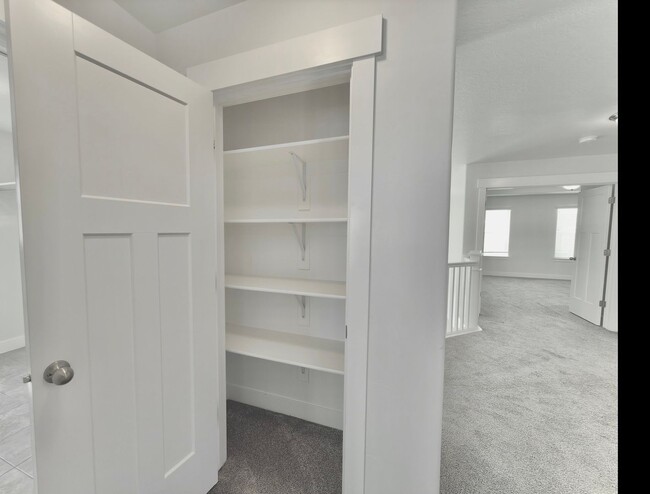 Building Photo - 3 Bed | 2.5 Bath | 2,365 sq ft above grade | Full unfinished basement | 2-car garage