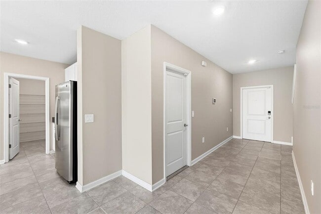 Building Photo - 724 Daring Dr