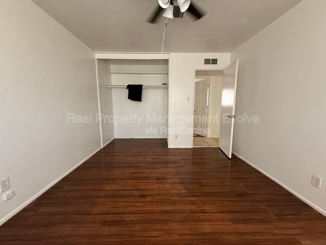 Building Photo - 3926 W Bethany Home Rd