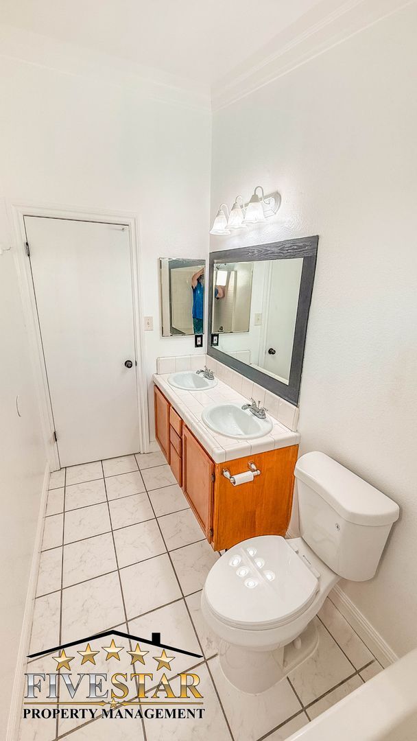 Building Photo - 7322 Cupio St