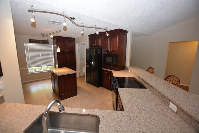 Building Photo - 6314 Eaglebrook Ave