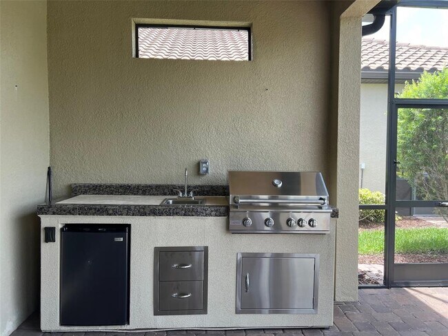 Building Photo - 5636 Cantucci St