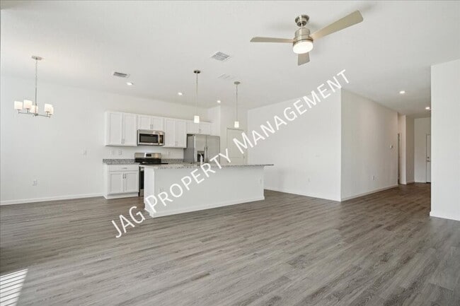 Building Photo - 516 Fredericksburg St