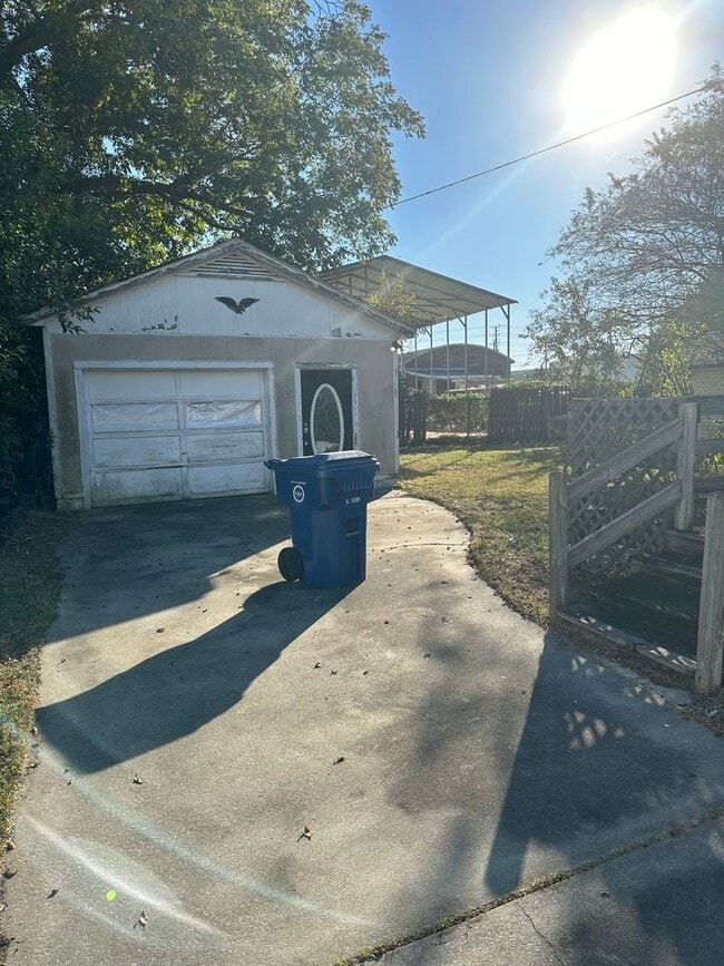 Building Photo - 1602 W Washington Ave