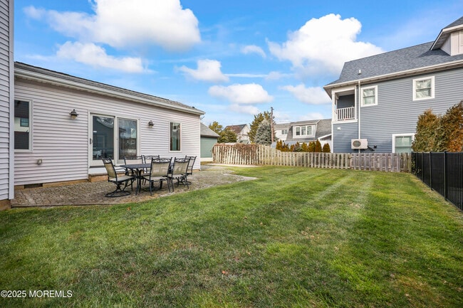 Building Photo - 202 2nd Ave