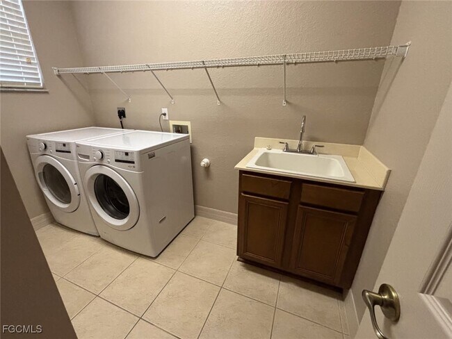 Building Photo - 3573 Malagrotta Cir