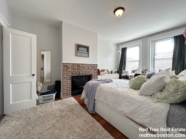 Apt #2 , 2bed - 175 Harvard St