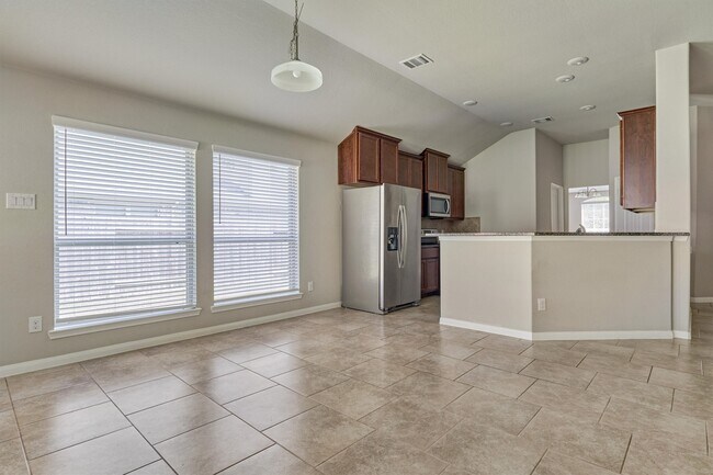 Building Photo - 3303 Woodchuck Rd