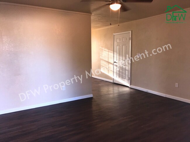 Building Photo - 2206 NW 26th St