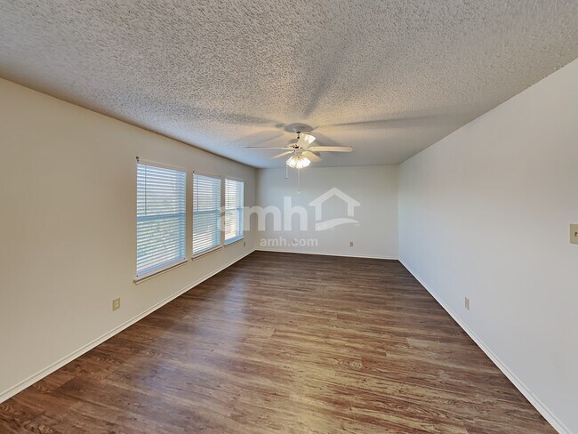 Building Photo - 8447 Mannington Pl