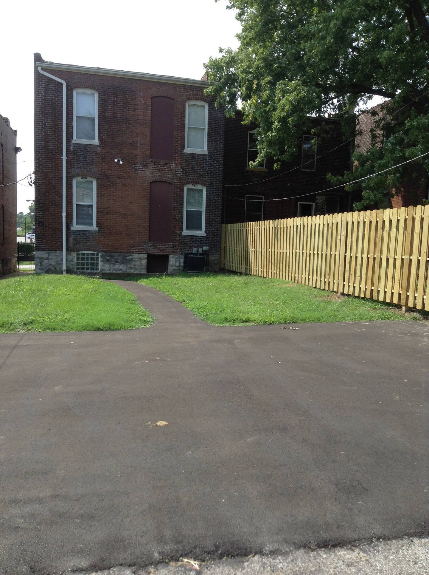 Building Photo - 3411 Park Ave