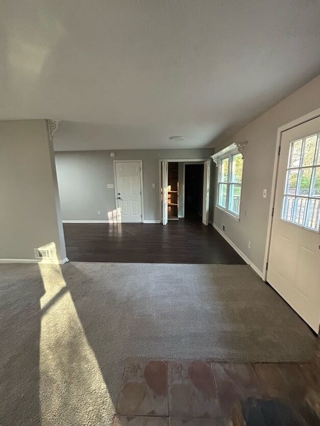 Building Photo - 190 Winston Dr