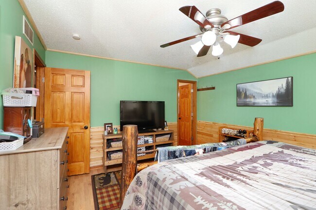 Building Photo - Spacious Home for Rent!