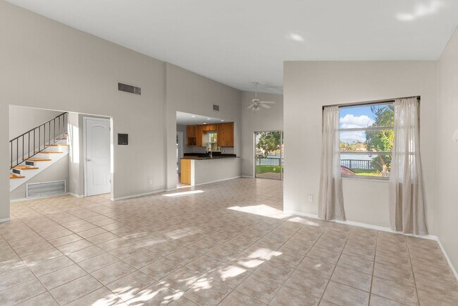 Building Photo - Waterfront 3 Bedroom in Yacht Club Estates