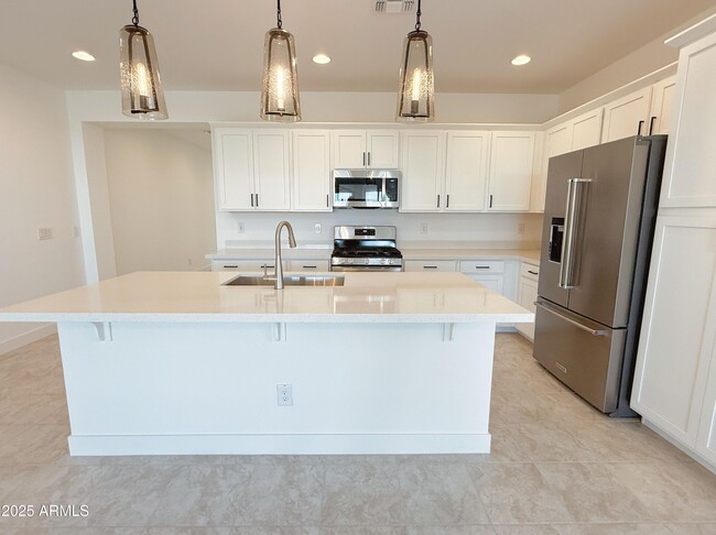 Building Photo - 14807 W Soft Wind Dr