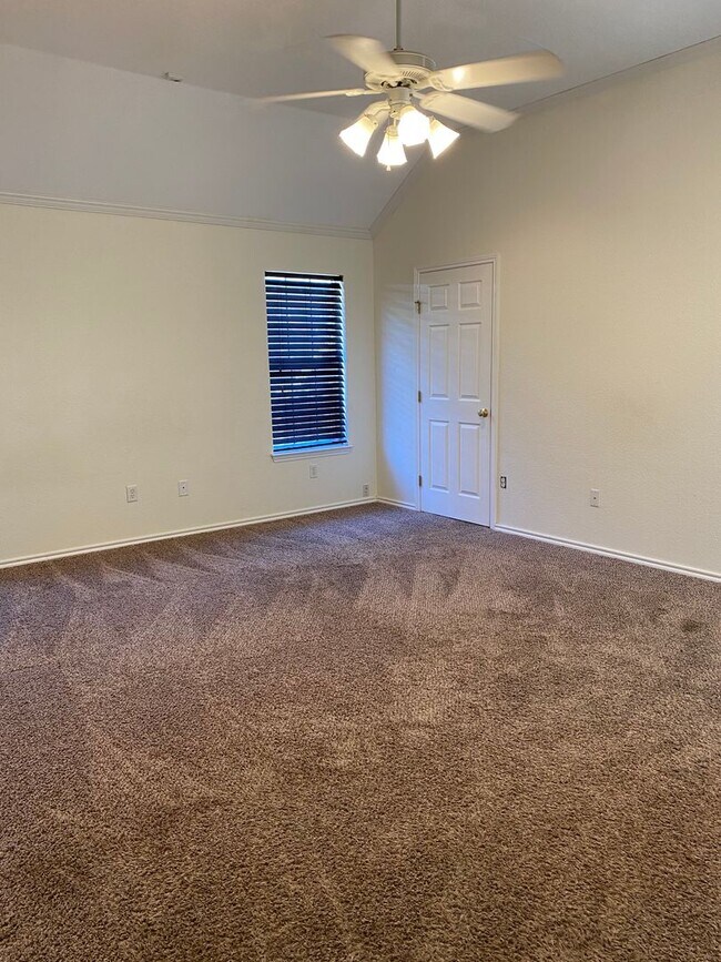 Building Photo - 2206 Medford Ct