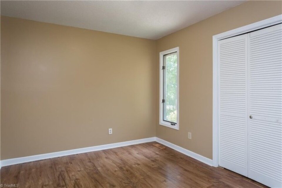 Building Photo - 204 Brambleton Ct