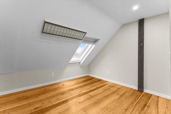 Building Photo - 1 Samoset Ave