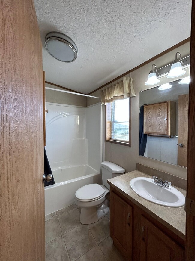 Building Photo - 151 Meadow Lark Ln