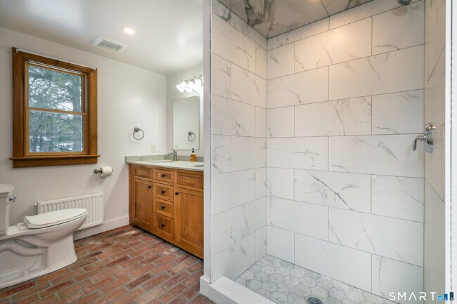 Building Photo - 14 Browns Ln