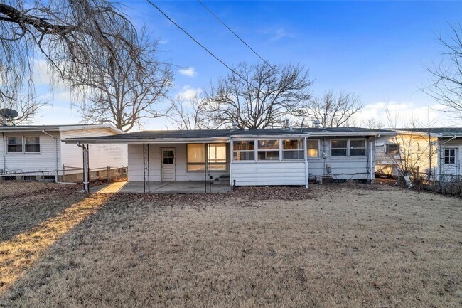 Building Photo - 9014 Ellison Dr