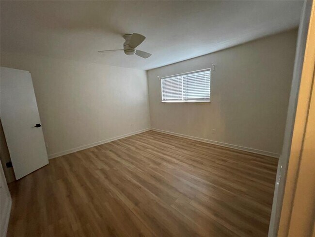 Building Photo - 1044 Verbena Dr