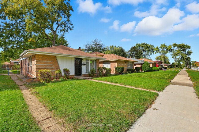 Building Photo - 14616 Kimbark Ave