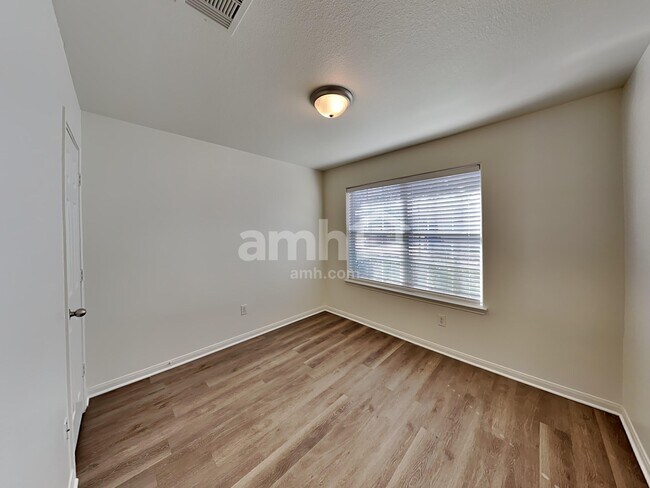 Building Photo - 6823 Manor Terrace Ln