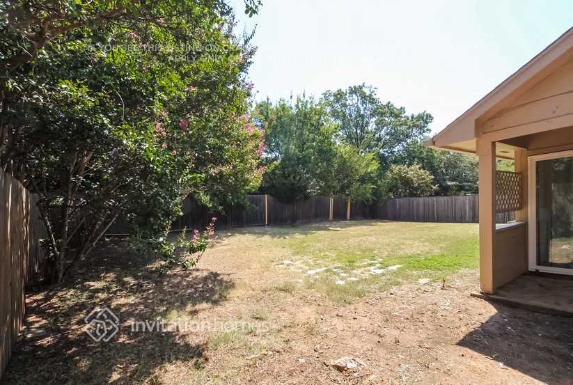 Building Photo - 3216 Cliffview Dr