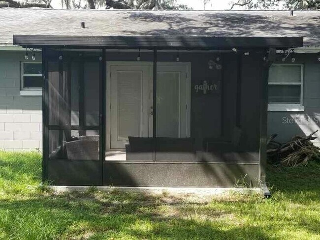 Building Photo - 715 Baywood Cir